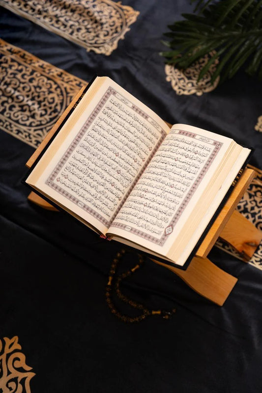 مصحف كسوة الكعبة المخمل الفاخر المطعم بماء الذهب